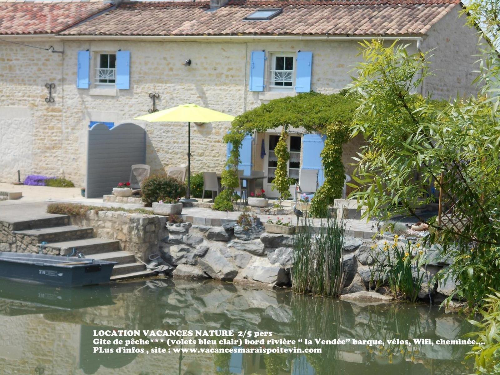 Marais Poitevin Gite "Volets Bleu Clair": Rustic Retreat with Fishing, Boating, and Cycling La Taillee Exterior photo
